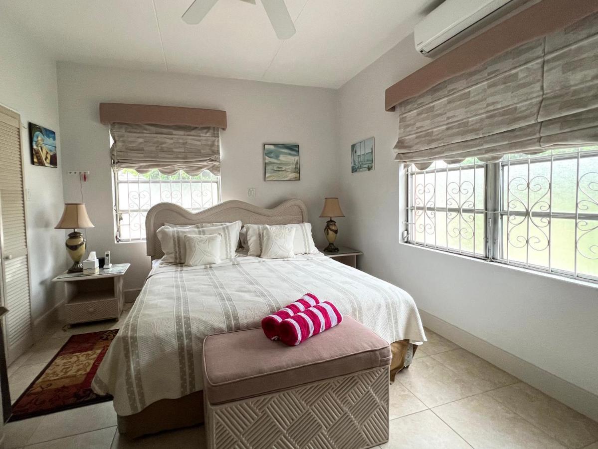 Welcome To The Unpretentious And Breezy Graceville, Steps Away From The Beach Saint James Exterior foto