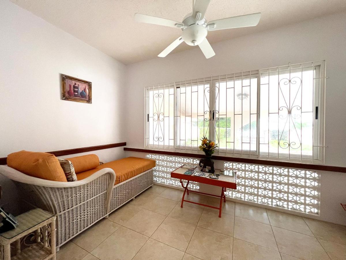 Welcome To The Unpretentious And Breezy Graceville, Steps Away From The Beach Saint James Exterior foto